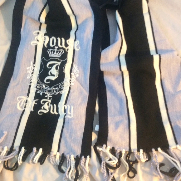 Vintage Juicy Couture hat, scarf and glove set - Picture 11 of 12